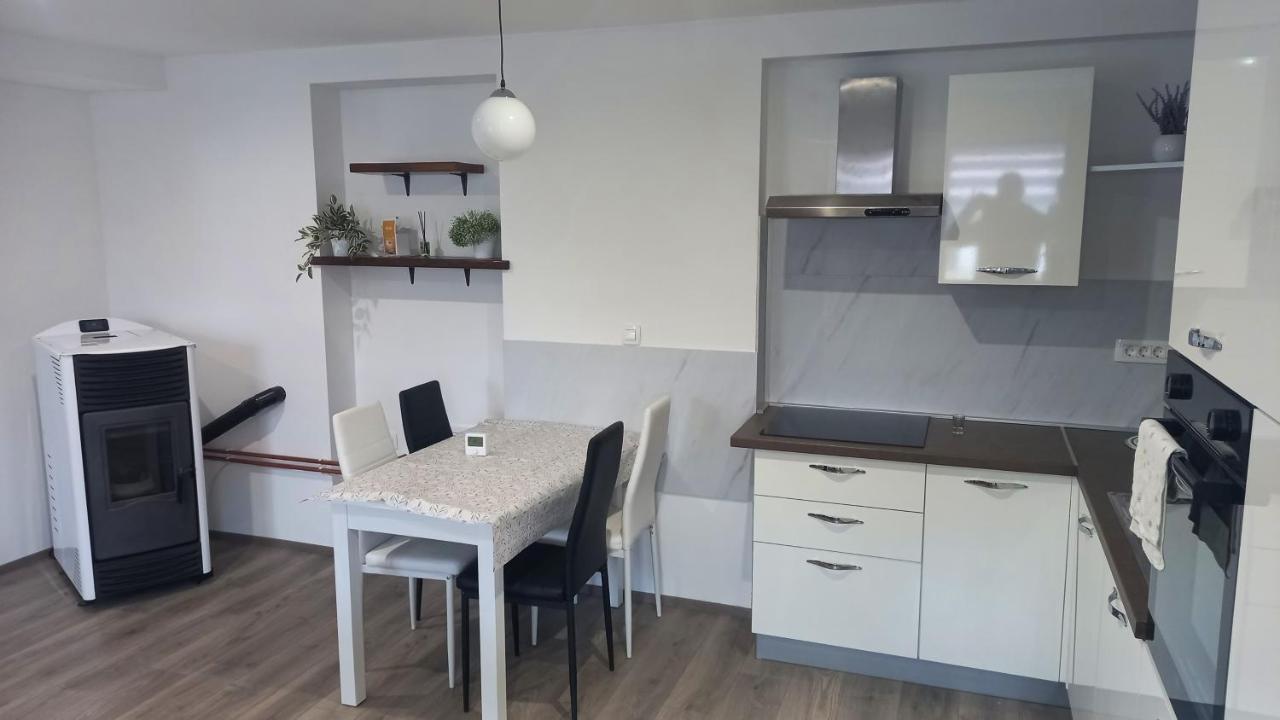 Gogo Apartment Делнице Екстериор снимка